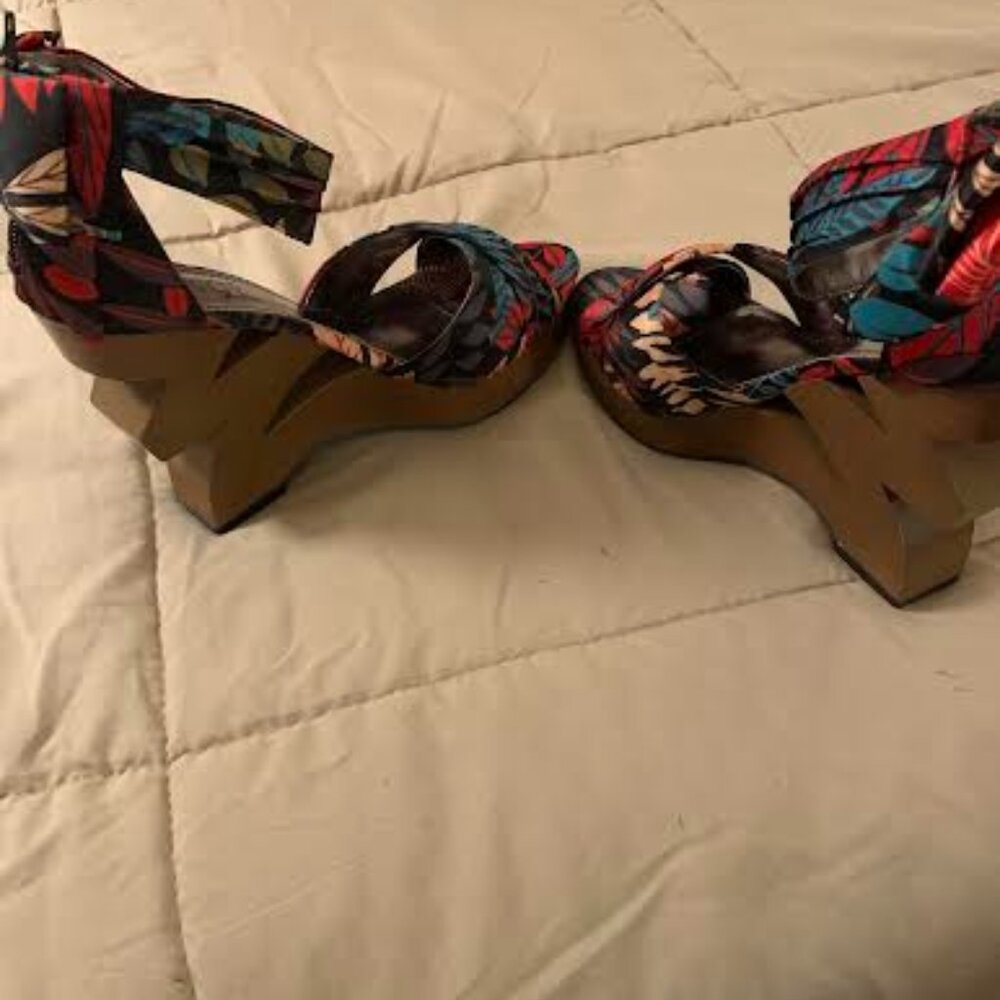 Rouge Red and Black and other printed colors - Open Toe Wooden Heel Size 6